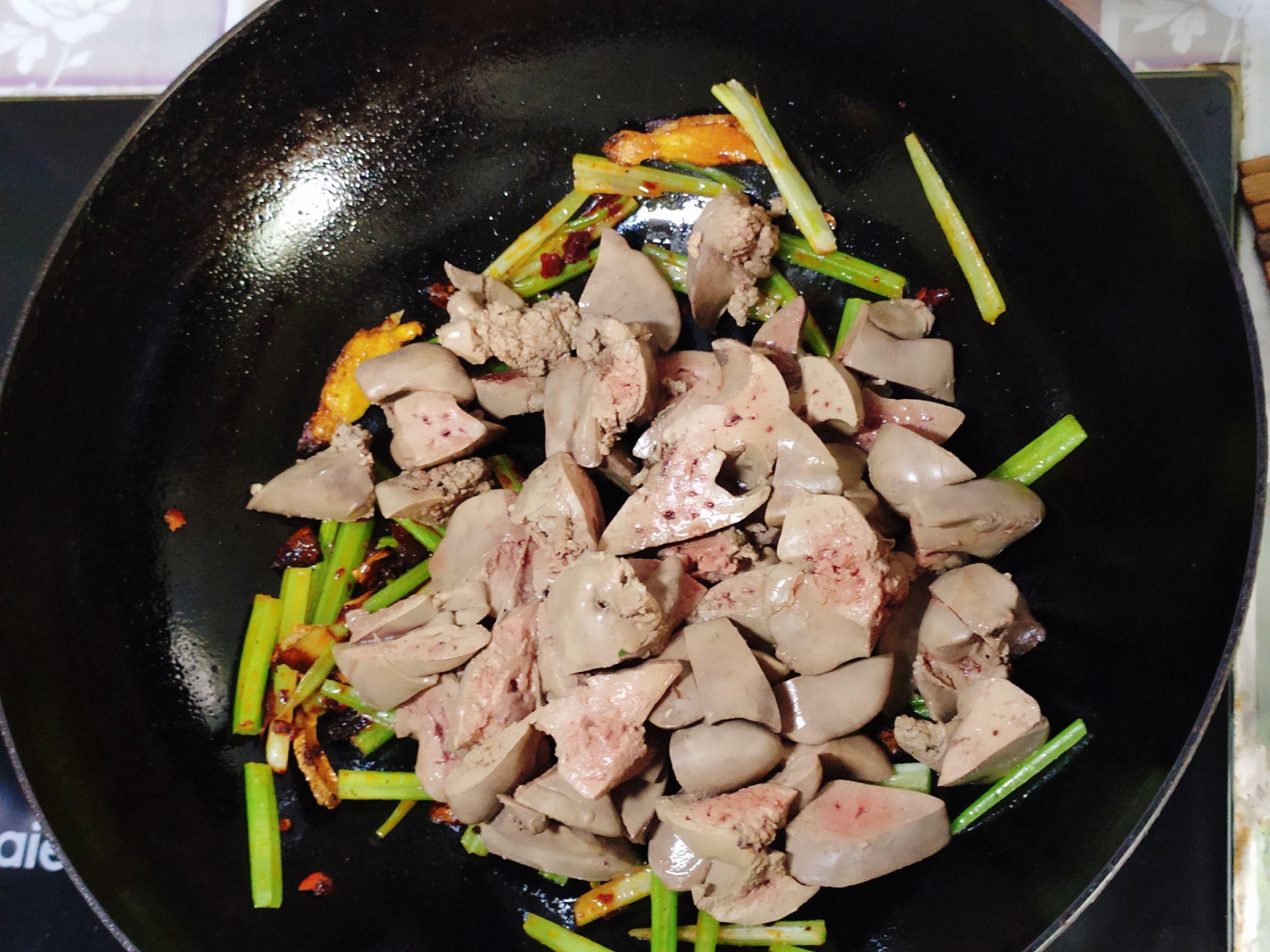 啤酒燒雞肝的做法-豆瓣味燒菜譜