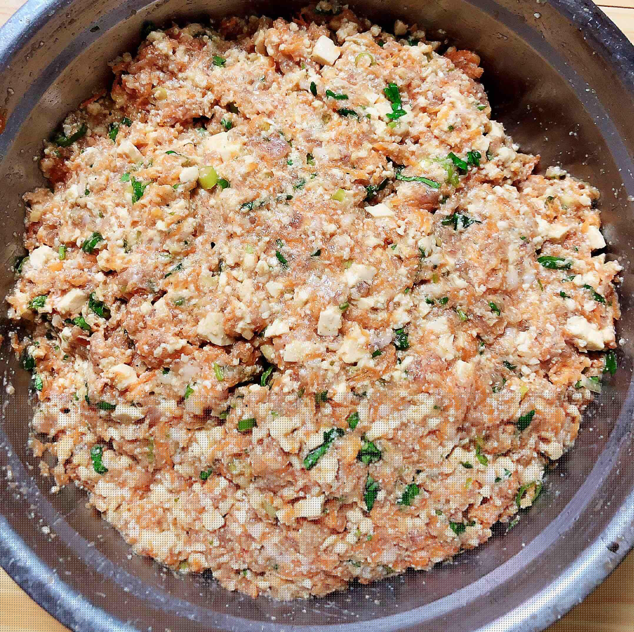 胡蘿卜肉丸子的做法-咸鮮味炸菜譜