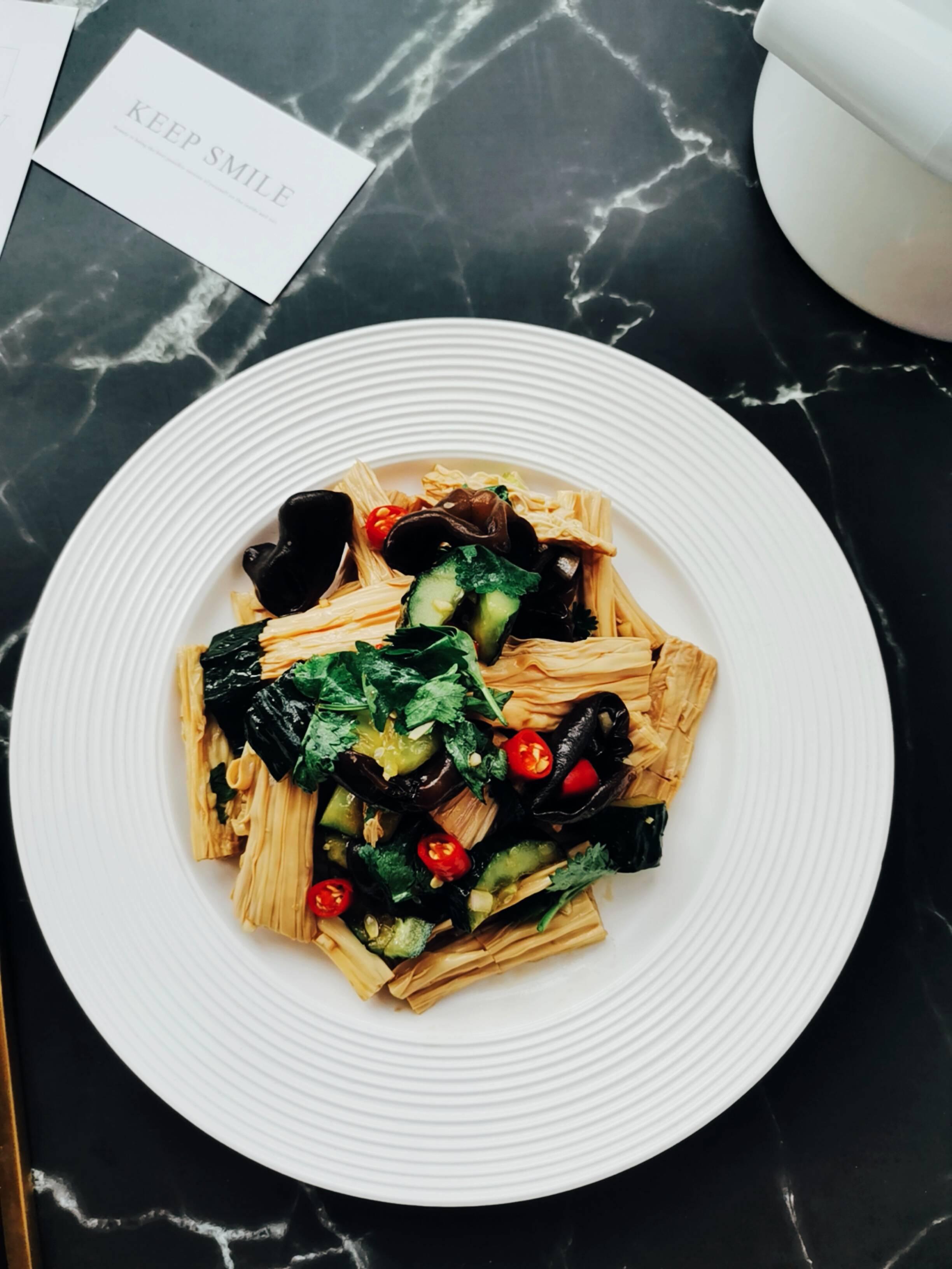 木耳黃瓜拌腐竹的做法-咸鮮味拌菜譜