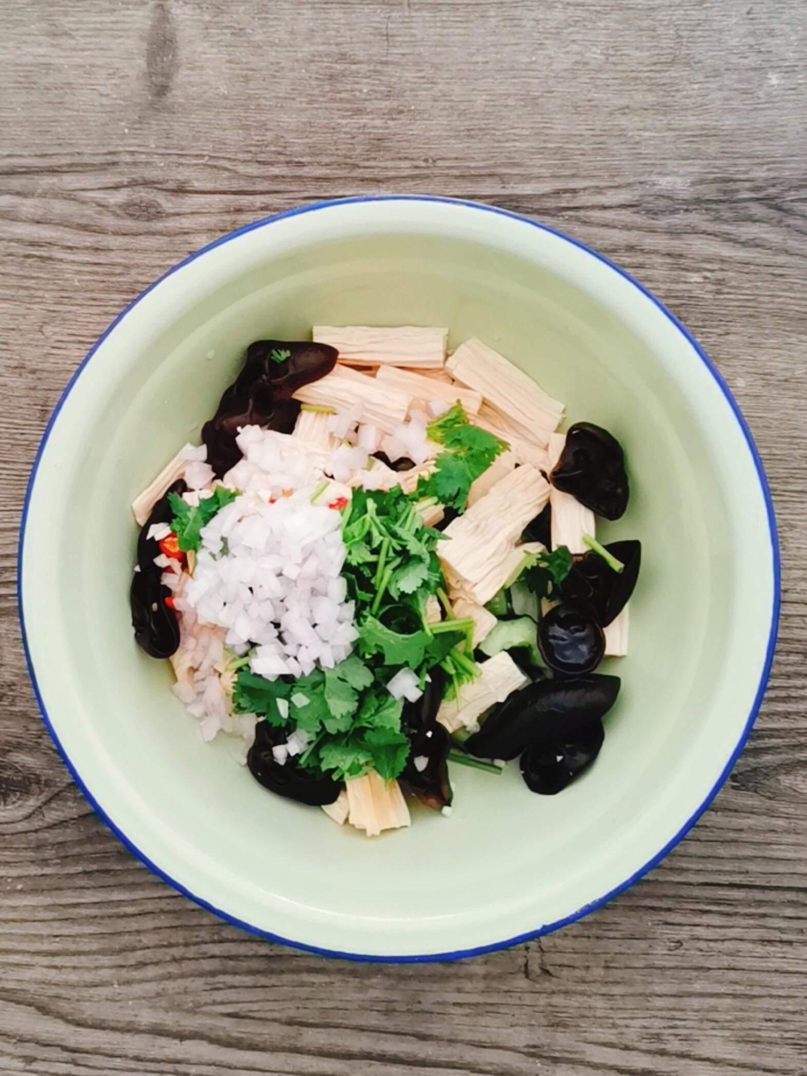 木耳黃瓜拌腐竹的做法-咸鮮味拌菜譜