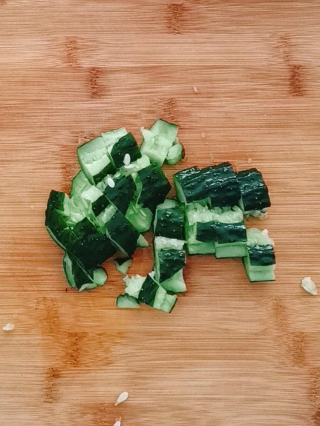 木耳黃瓜拌腐竹的做法-咸鮮味拌菜譜