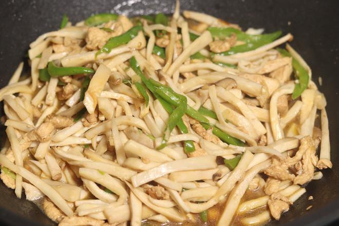 杏鮑菇炒雞胸肉絲的做法-家常味炒菜譜