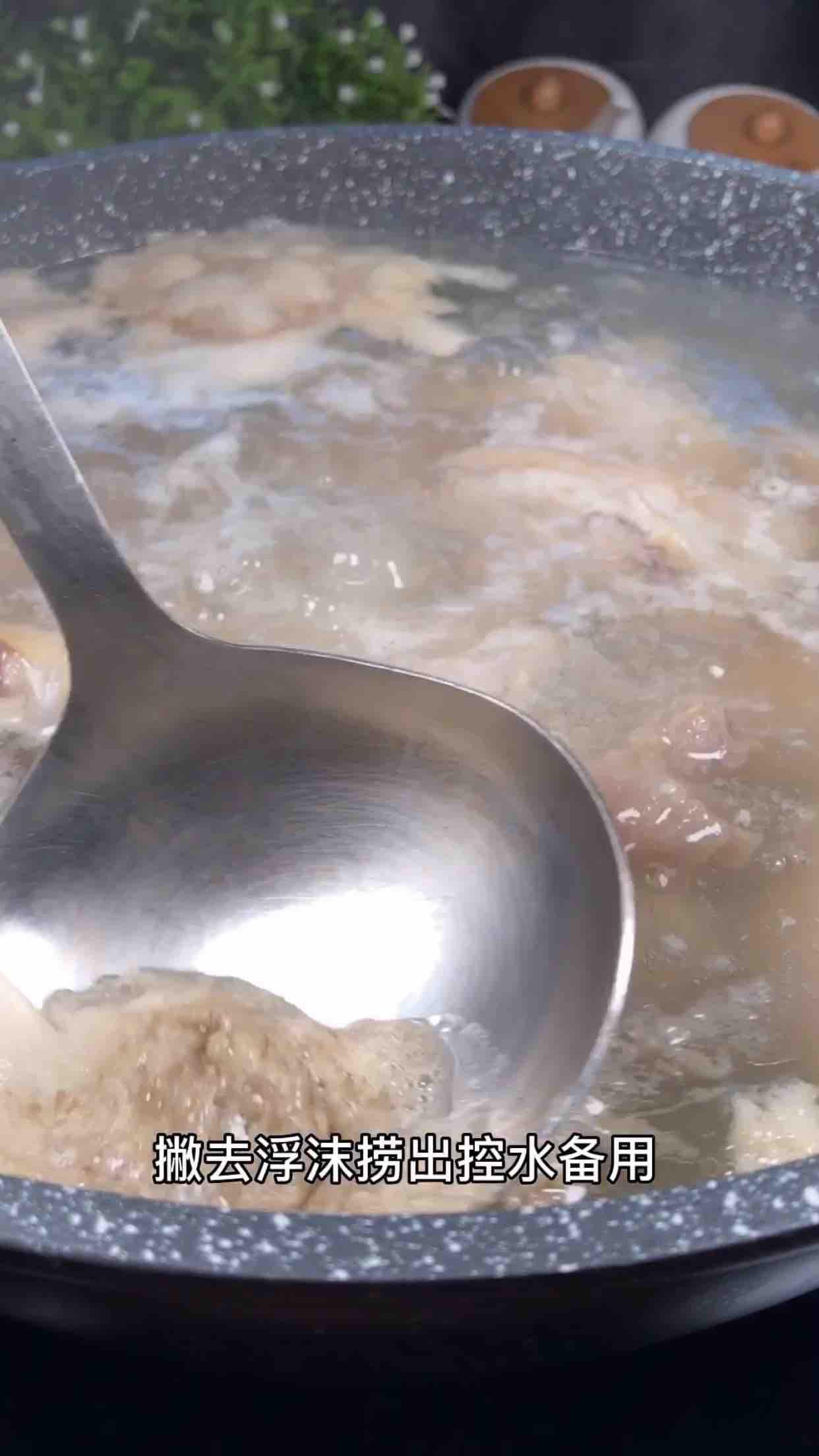 豬蹄燜黃豆的做法-家常味燉菜譜