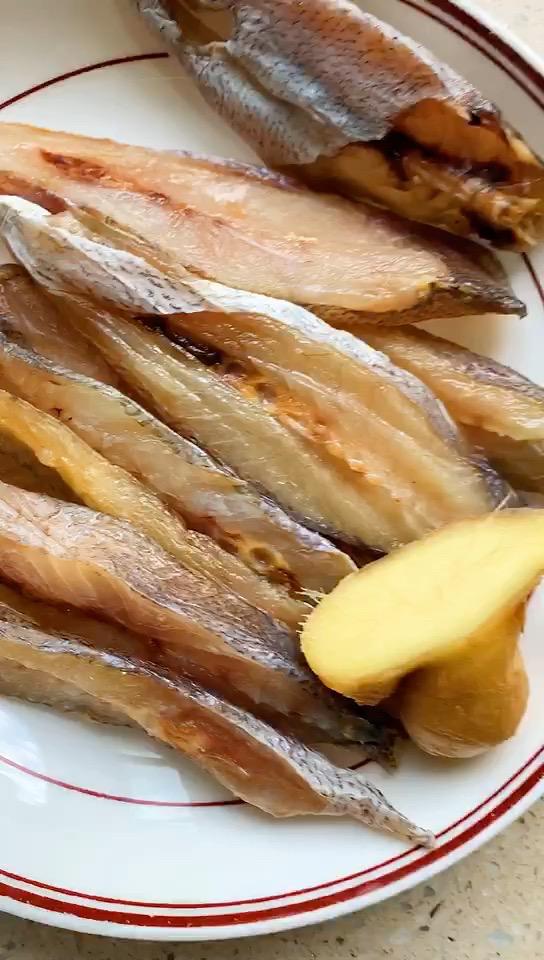 蔥姜蒸鮸魚片。的做法-咸鮮味蒸菜譜