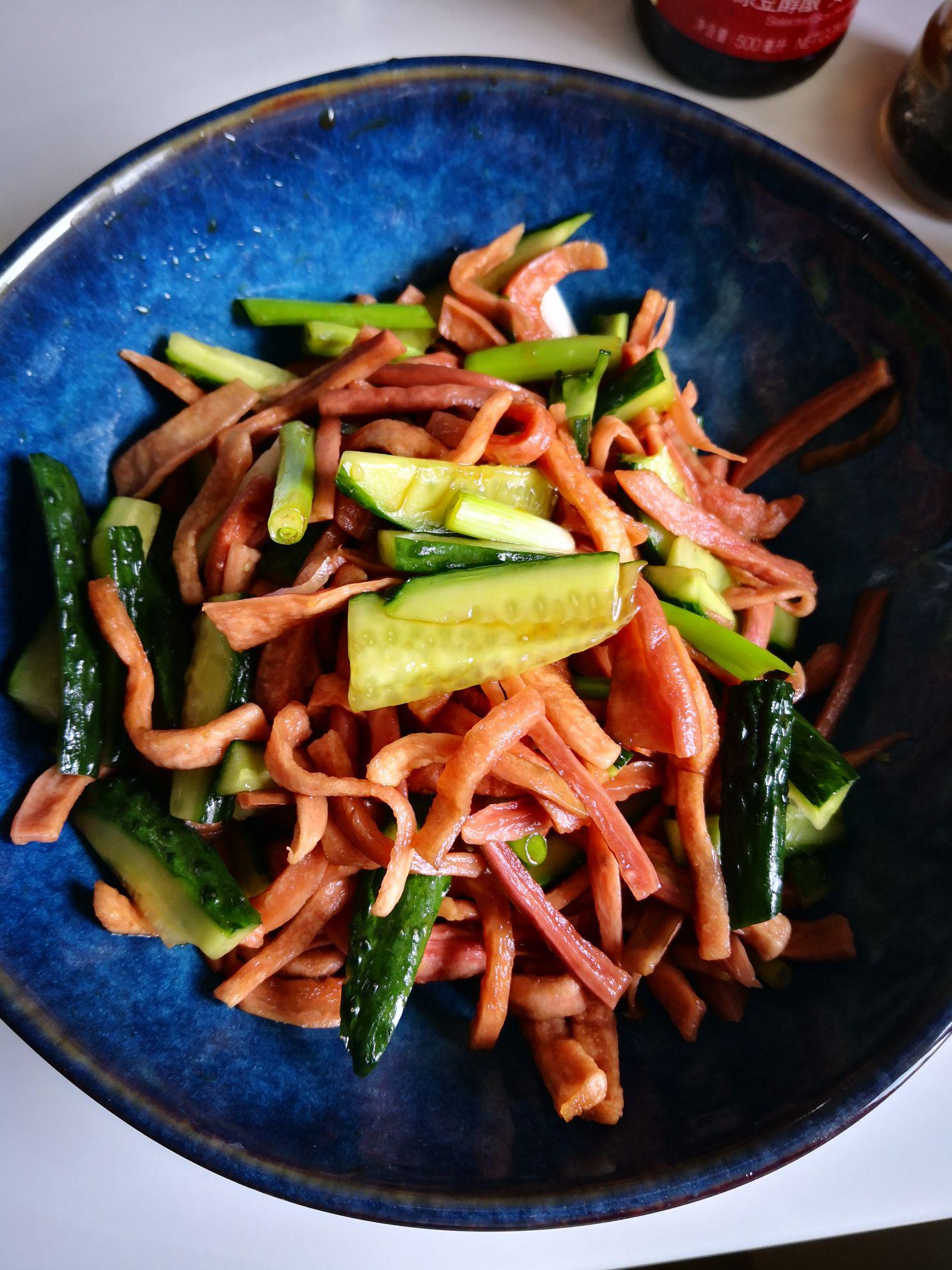 小米辣蘿卜干的做法-酸辣味拌菜譜