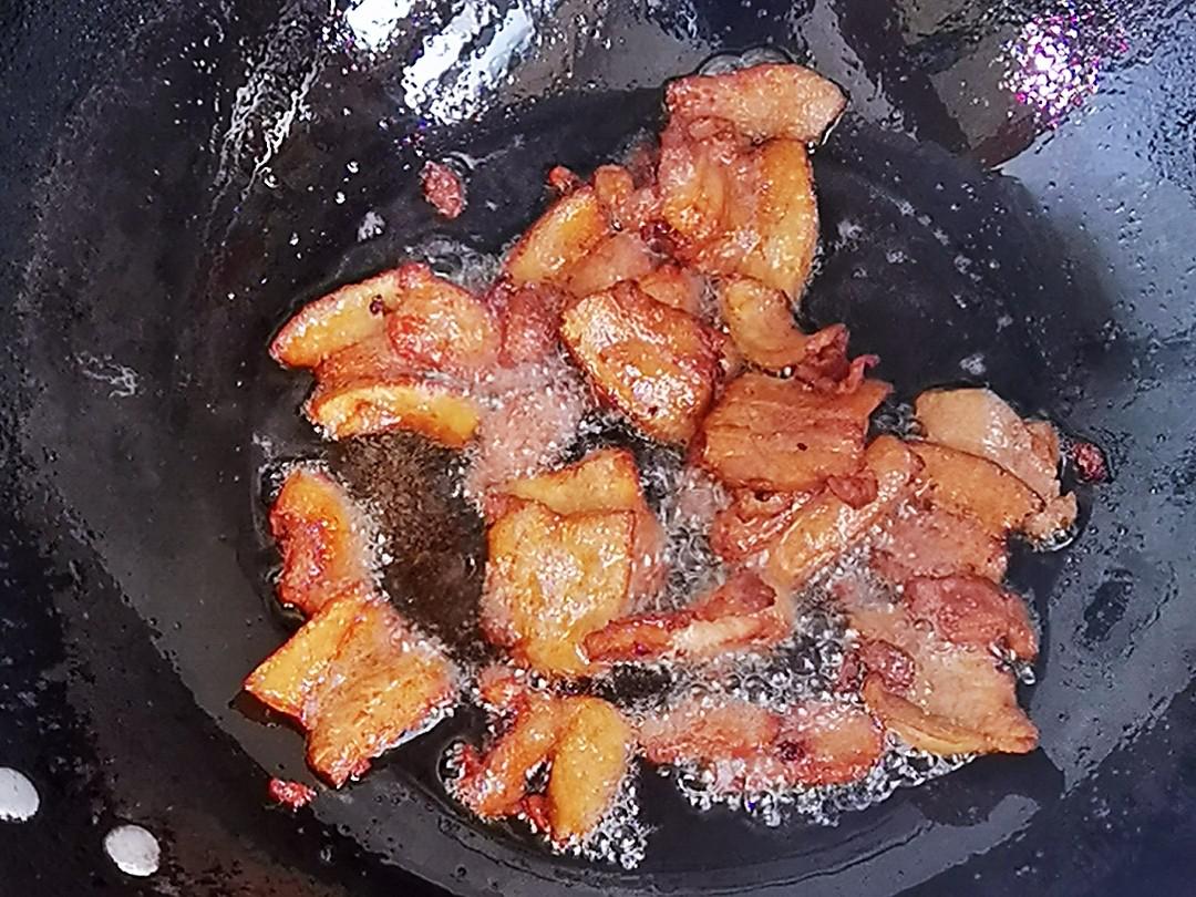 圓白菜粉絲小炒肉，圓白菜這么做，2碗米飯不夠吃的做法-咸鮮味炒菜譜