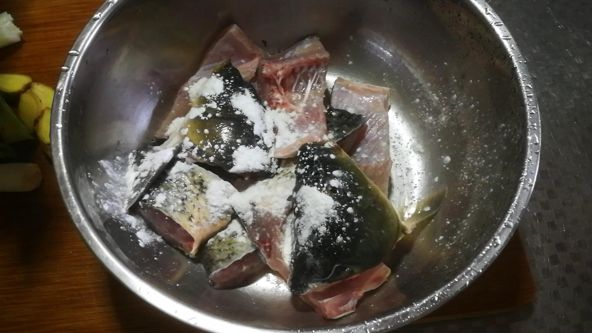 家常燒鯉魚的做法-家常味燒菜譜