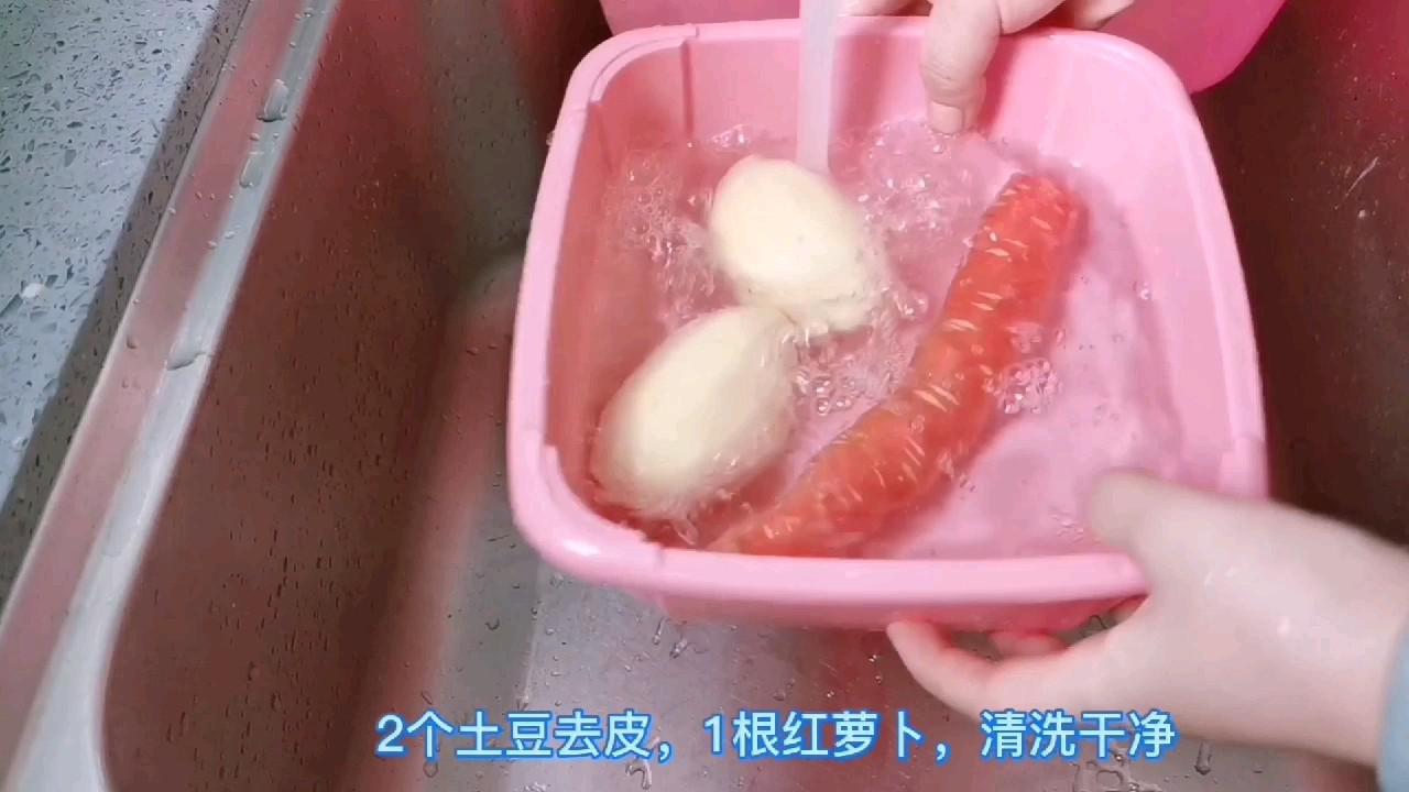 2塊咖喱就能搞定的美味，不需要其他調(diào)味品，兒子說比買的好吃多了的做法-咖喱味煮菜譜