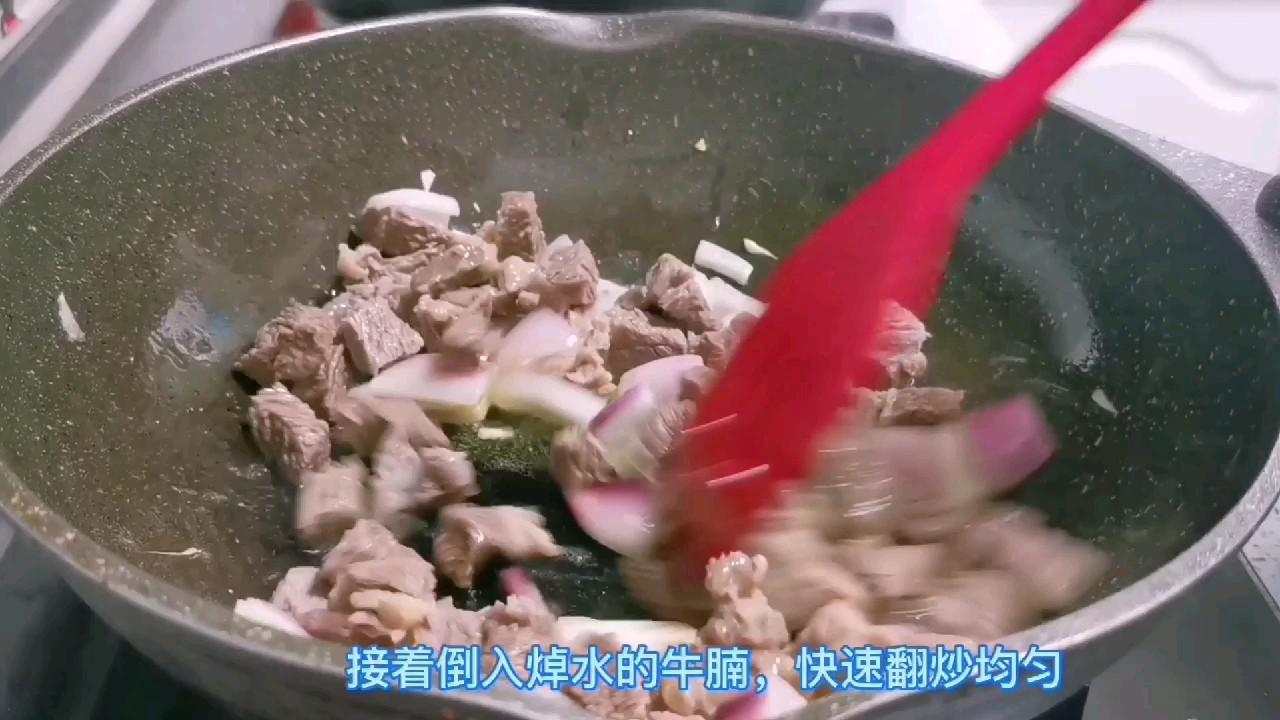 2塊咖喱就能搞定的美味，不需要其他調(diào)味品，兒子說比買的好吃多了的做法-咖喱味煮菜譜