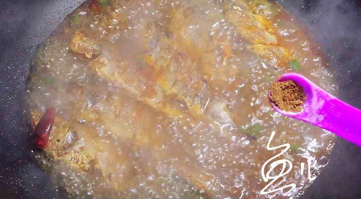 香辣小黃魚的做法-香辣味燉菜譜