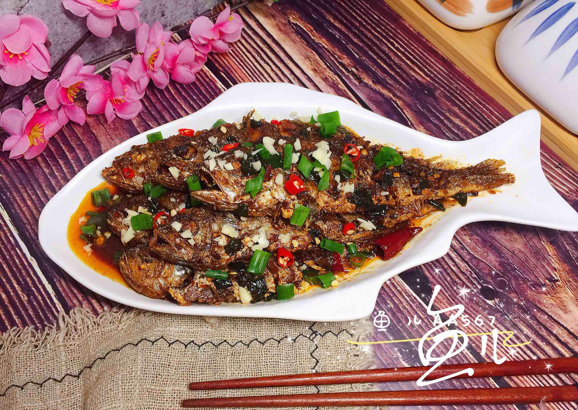 香辣小黃魚的做法-香辣味燉菜譜