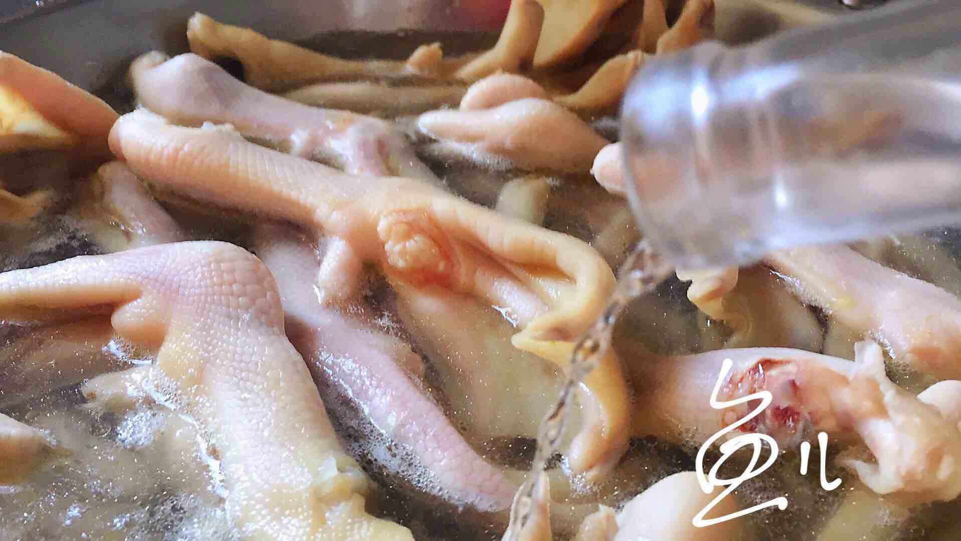 香辣鹵鴨掌的做法-香辣味煮菜譜