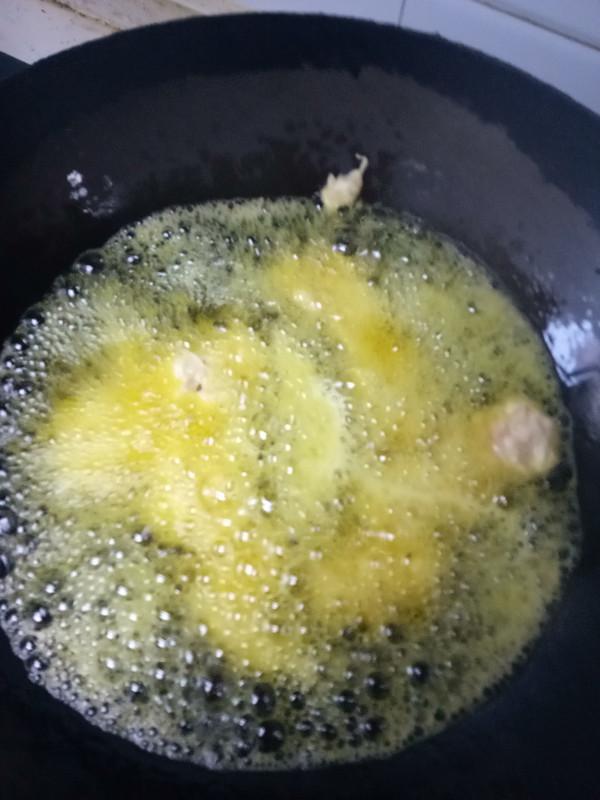炸葫蘆雞肉丸子的做法-咸鮮味炸菜譜