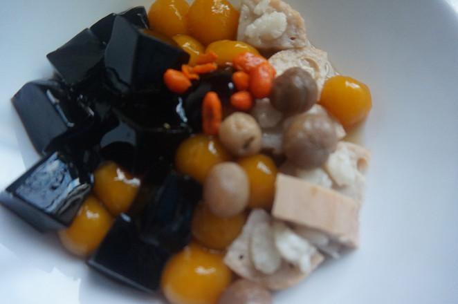 咬著吃的茶飲-桂圓藕芋涼粉的做法-甜味煮菜譜