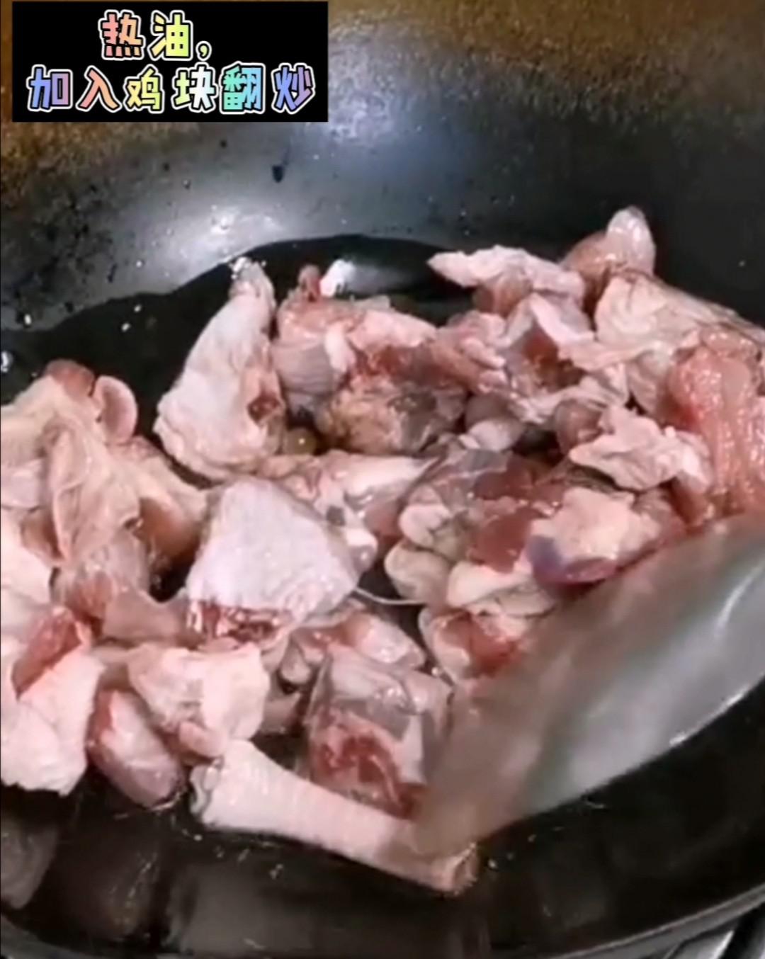 胡蘿卜炒雞的做法-家常味炒菜譜