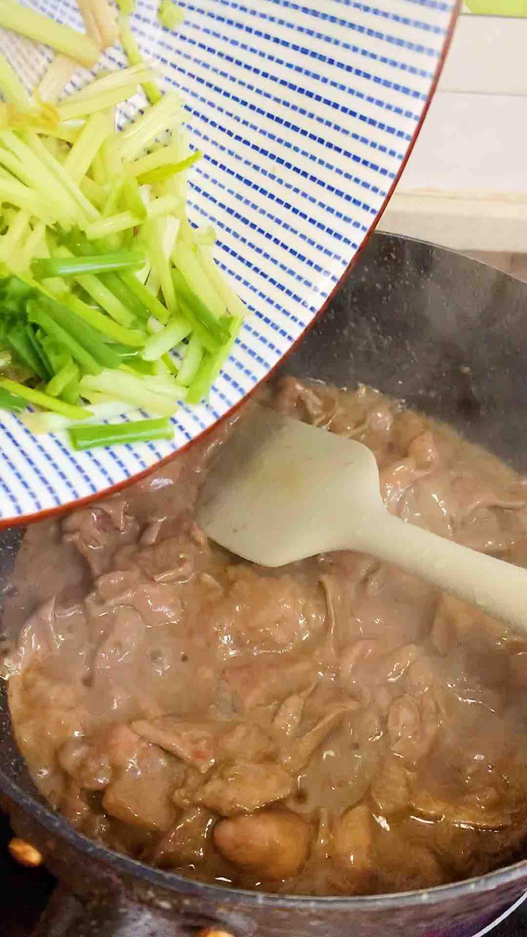 芹菜炒豬肝的做法-家常味燒菜譜