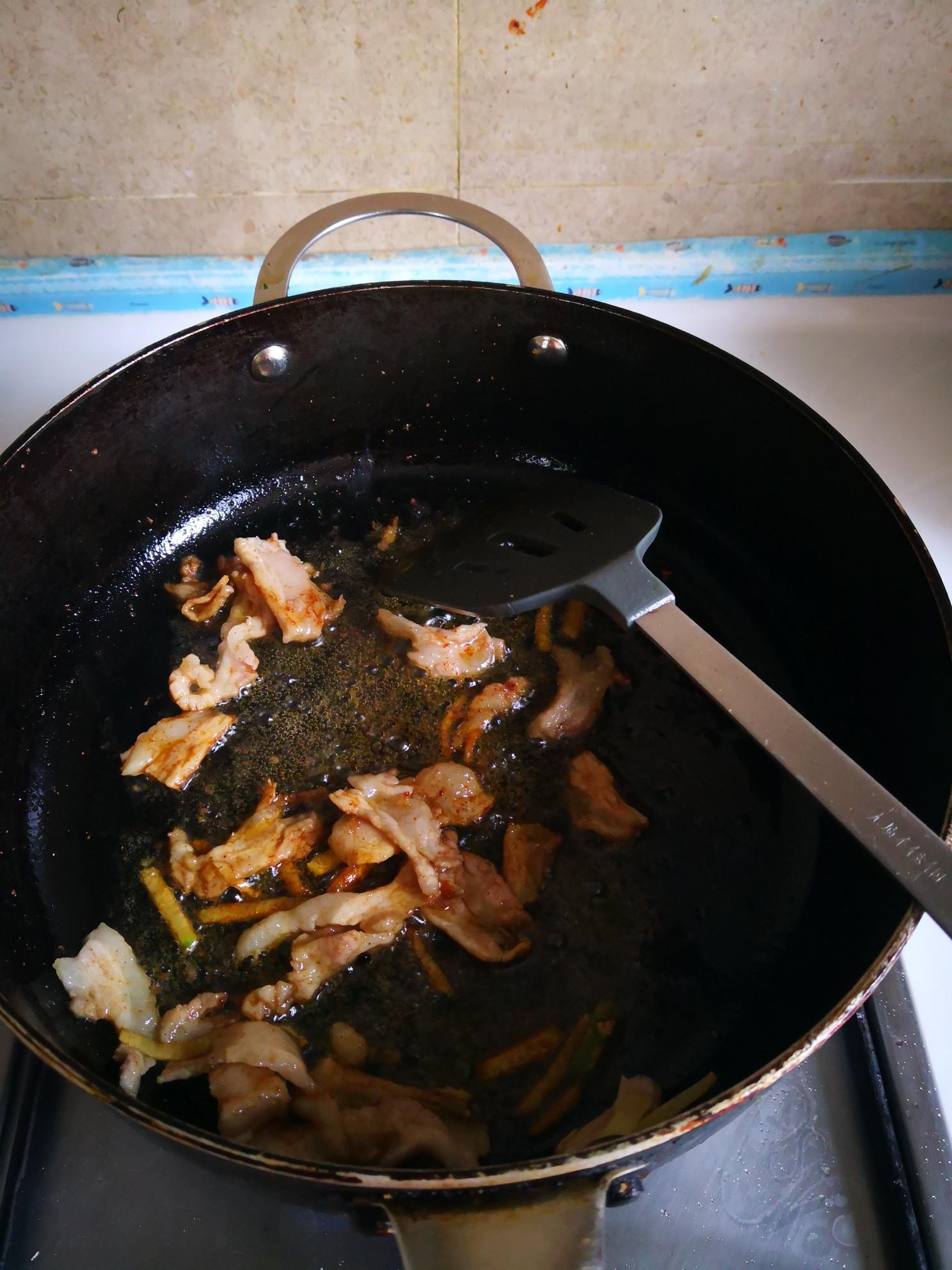 排骨肉炒蒜苔的做法-家常味炒菜譜