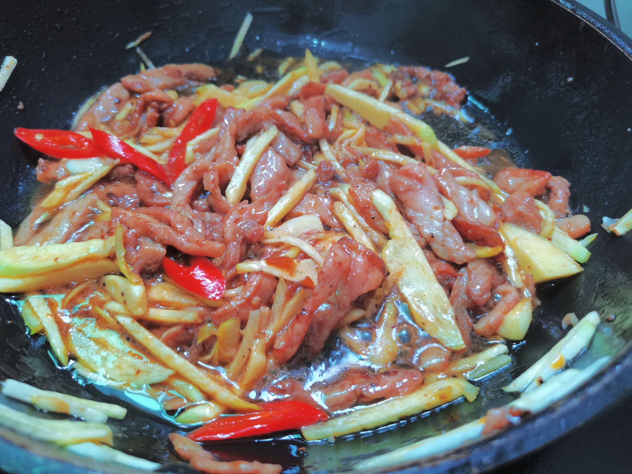 茭白炒牛肉的做法-家常味炒菜譜