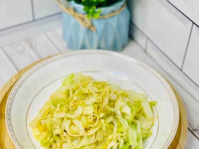 快手家常菜，素炒包菜，天賦加點它，味兒尤其鮮的作法-家常味炒菜譜