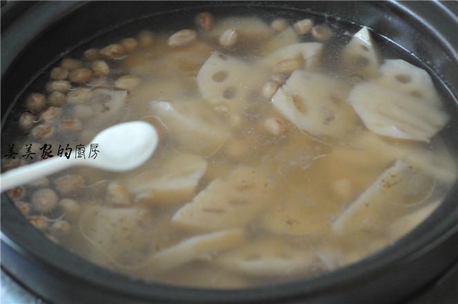 花生蓮藕燉排骨的做法-咸鮮味燉菜譜