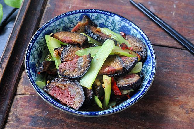 紅菜薹炒豬血丸子的做法-咸鮮味炒菜譜