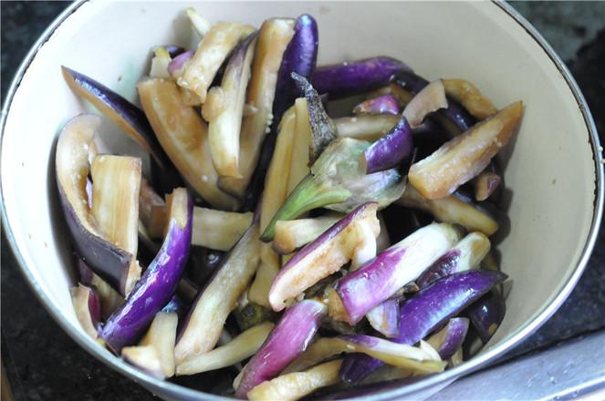 【蒜蓉爆香茄子】簡單、少油、不變色的下飯菜！的做法-蒜香味炒菜譜