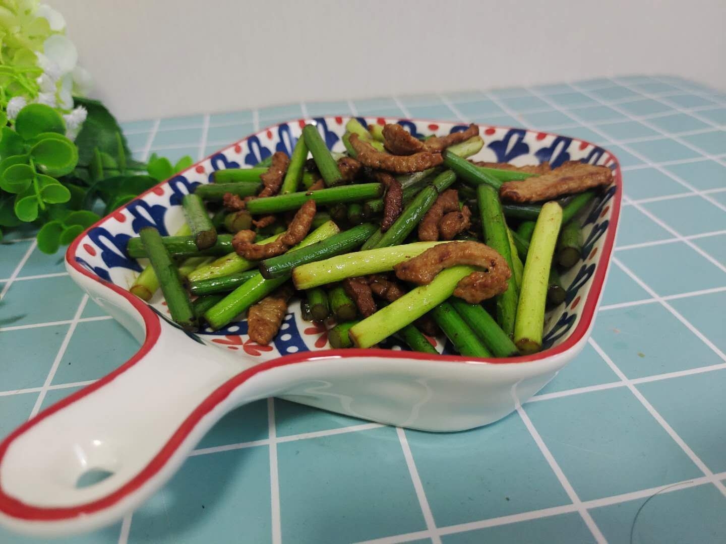 小清新蒜薹炒肉的做法-咸鮮味炒菜譜