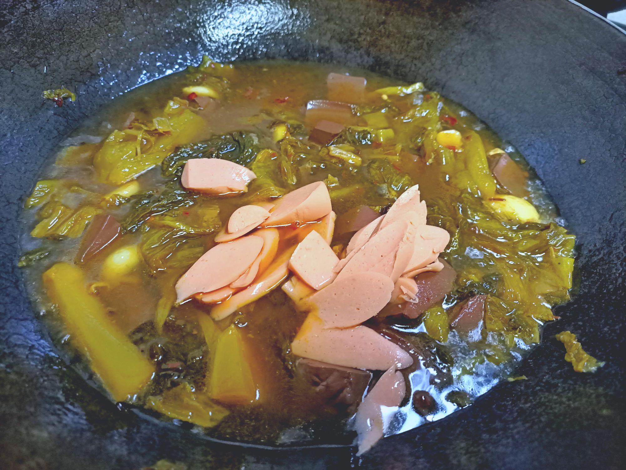 超下飯的酸菜燒鴨血的做法-酸辣味燒菜譜