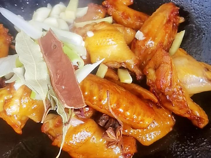 農家田園燉雞翅的做法-家常味燉菜譜