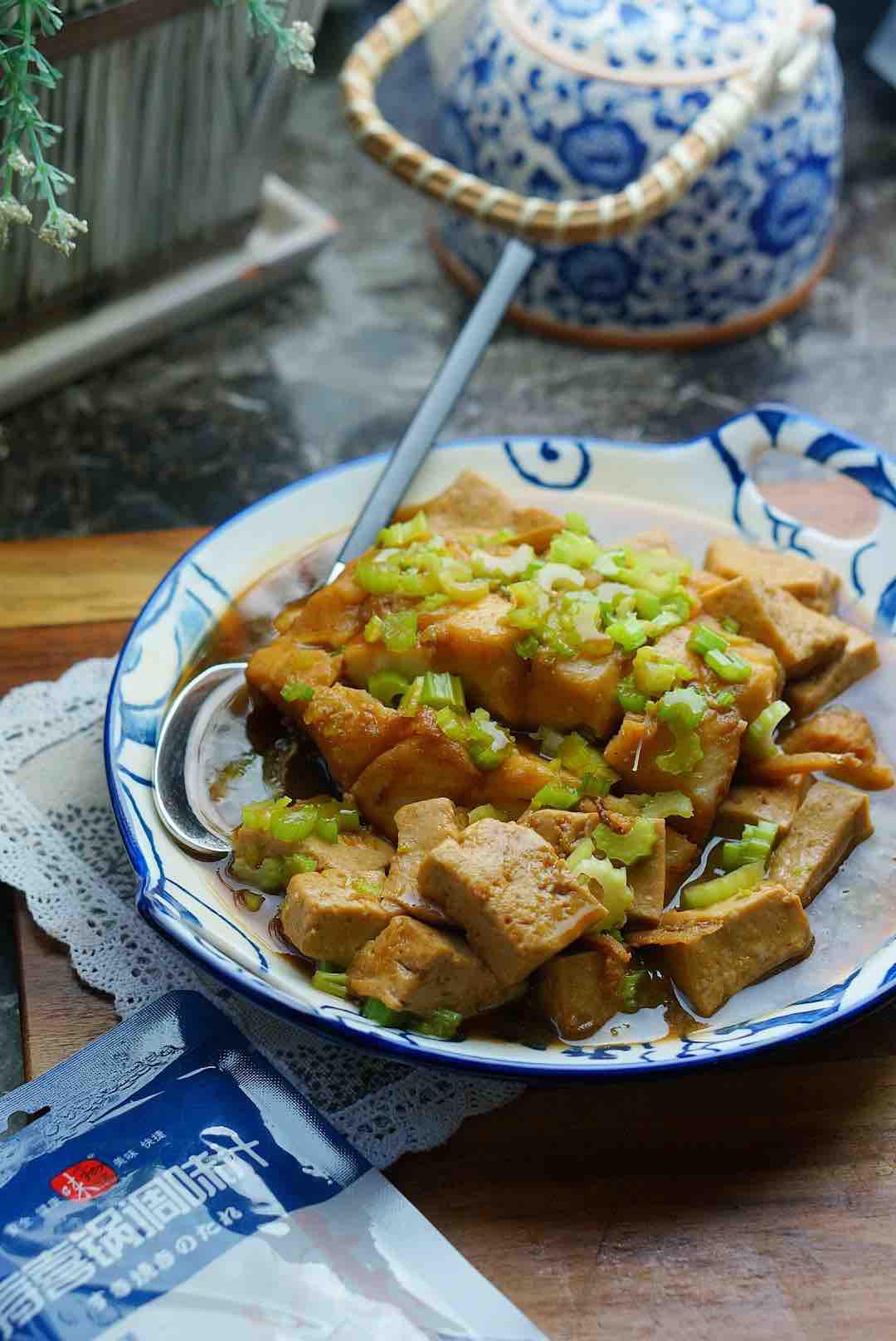 豆腐燜青魚(yú)的做法-家常味燒菜譜