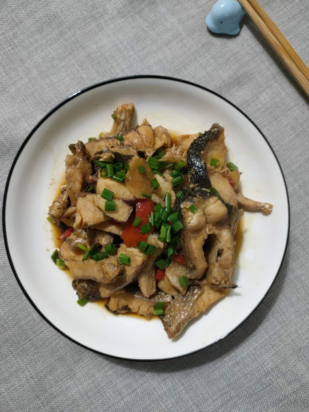 紅燒黑魚的做法-家常味燒菜譜