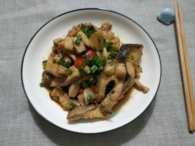 紅燒黑魚的做法-家常味燒菜譜