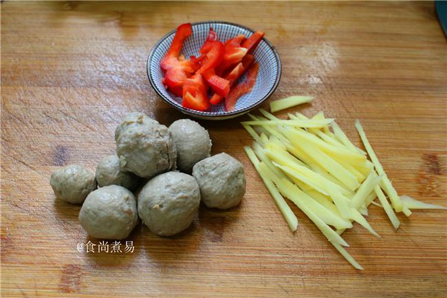 油豆腐牛筋丸蘿卜煲的做法-家常味煲菜譜