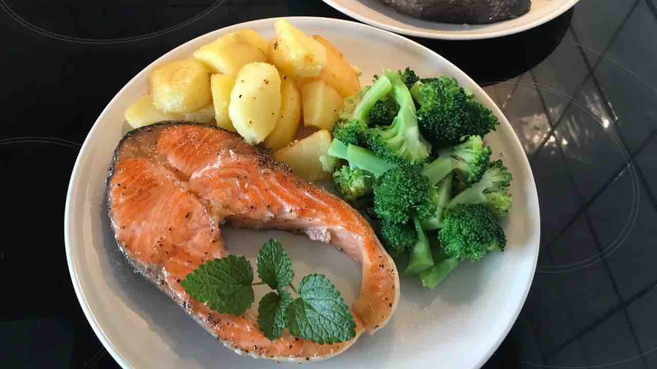 鱒魚簡餐的做法-家常味煎菜譜