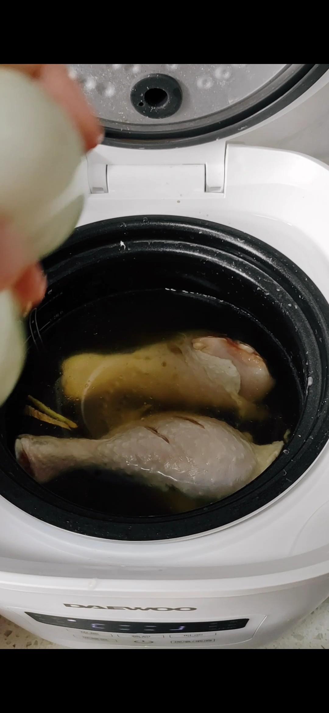 電飯煲雞腿的做法-家常味煮菜譜