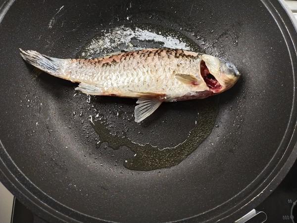鯽魚平菇面的做法-家常味煮菜譜