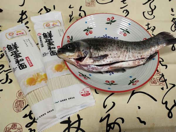 鯽魚平菇面的做法-家常味煮菜譜