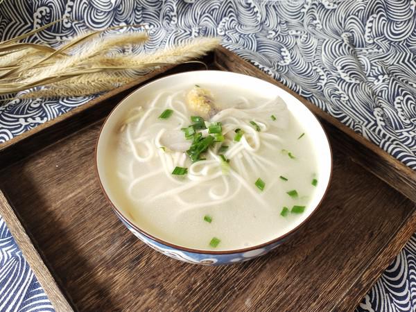 鯽魚平菇面的做法-家常味煮菜譜