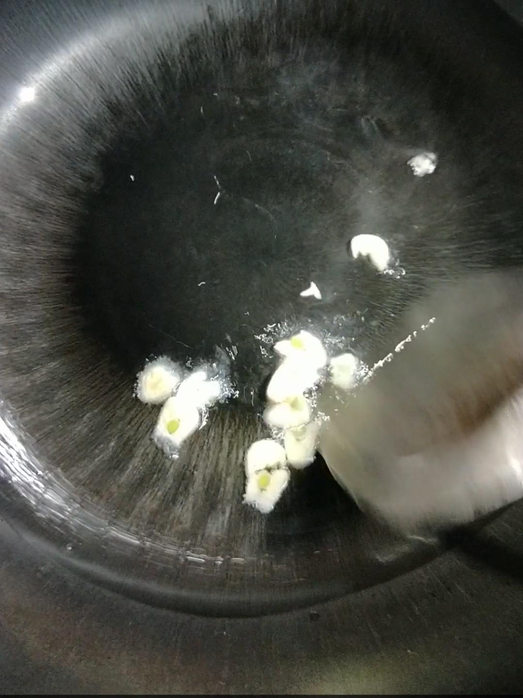 蒜香萵筍絲的做法-家常味炒菜譜