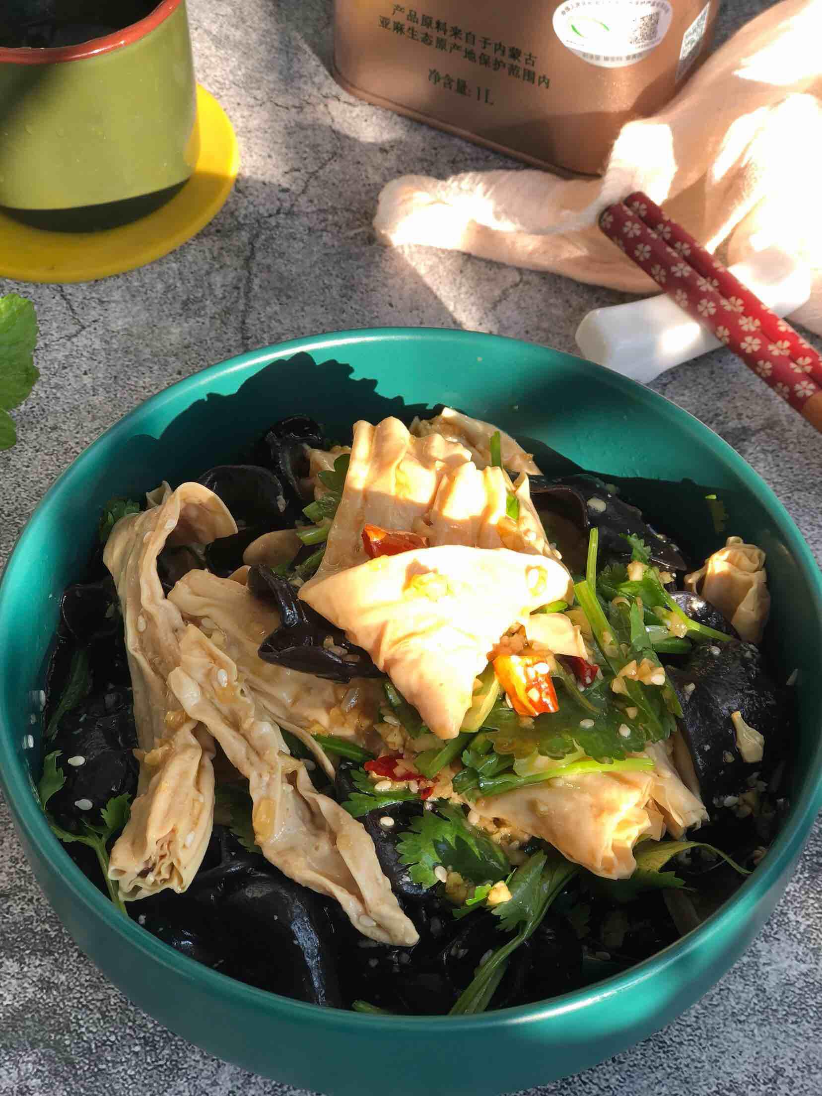 涼拌腐竹木耳的做法-香辣味拌菜譜