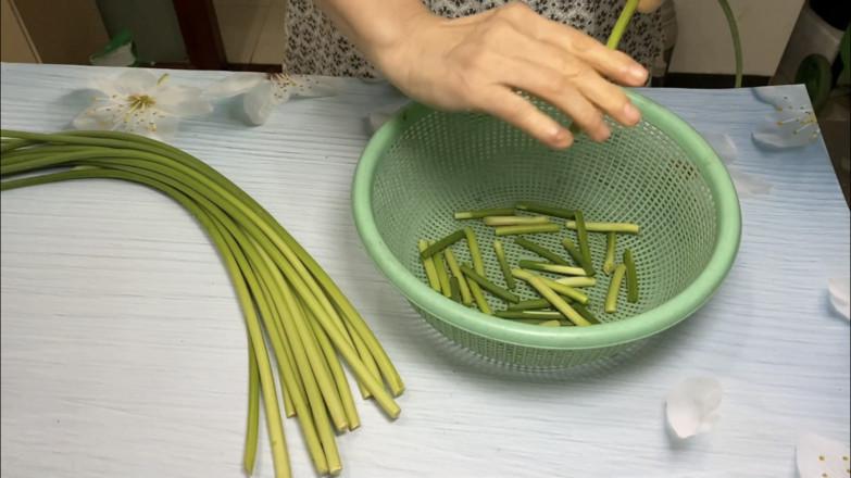 蒜苔炒肉的做法-醬香味炒菜譜