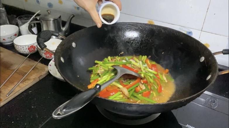 蒜苔炒肉的做法-醬香味炒菜譜