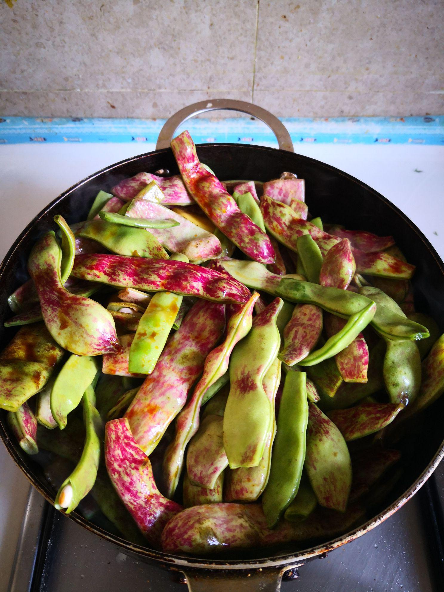 雞翅燉花豆角的做法-家常味燉菜譜
