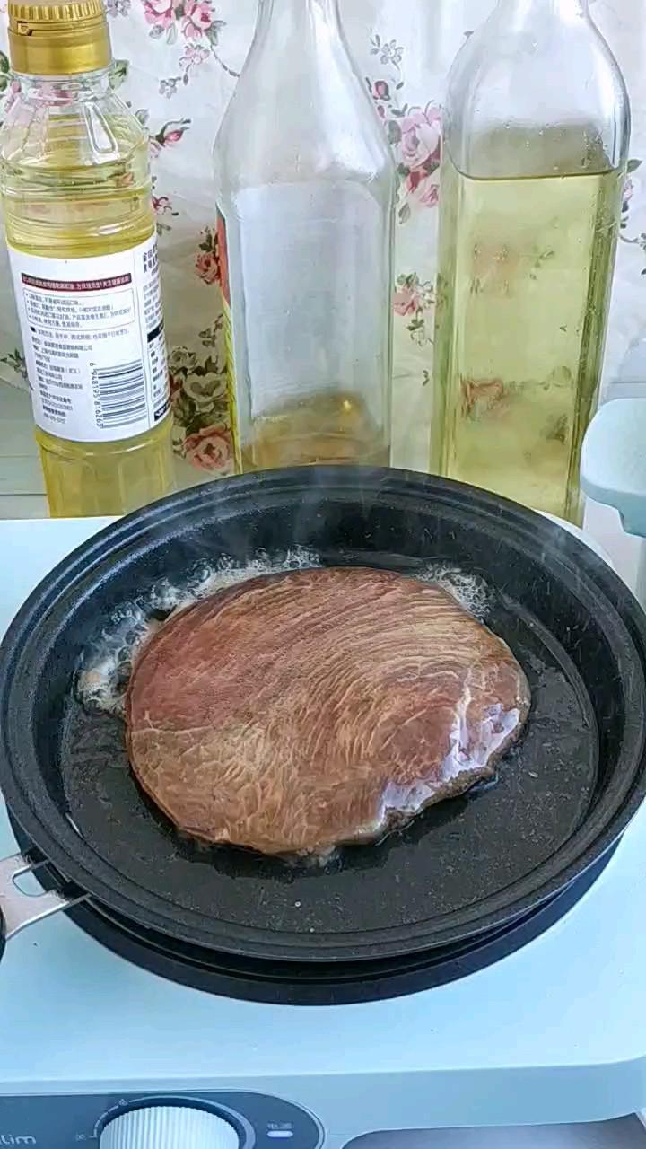 快手好吃的牛排，來了！的做法-家常味煎菜譜