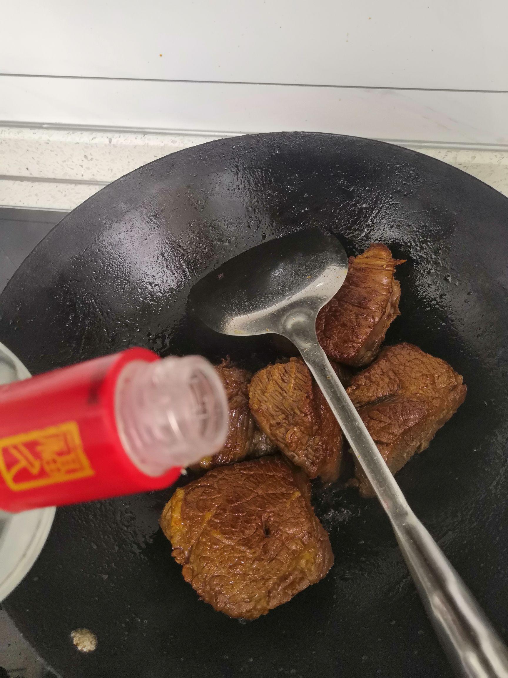 五香鹵牛肉的做法-五香味鹵菜譜