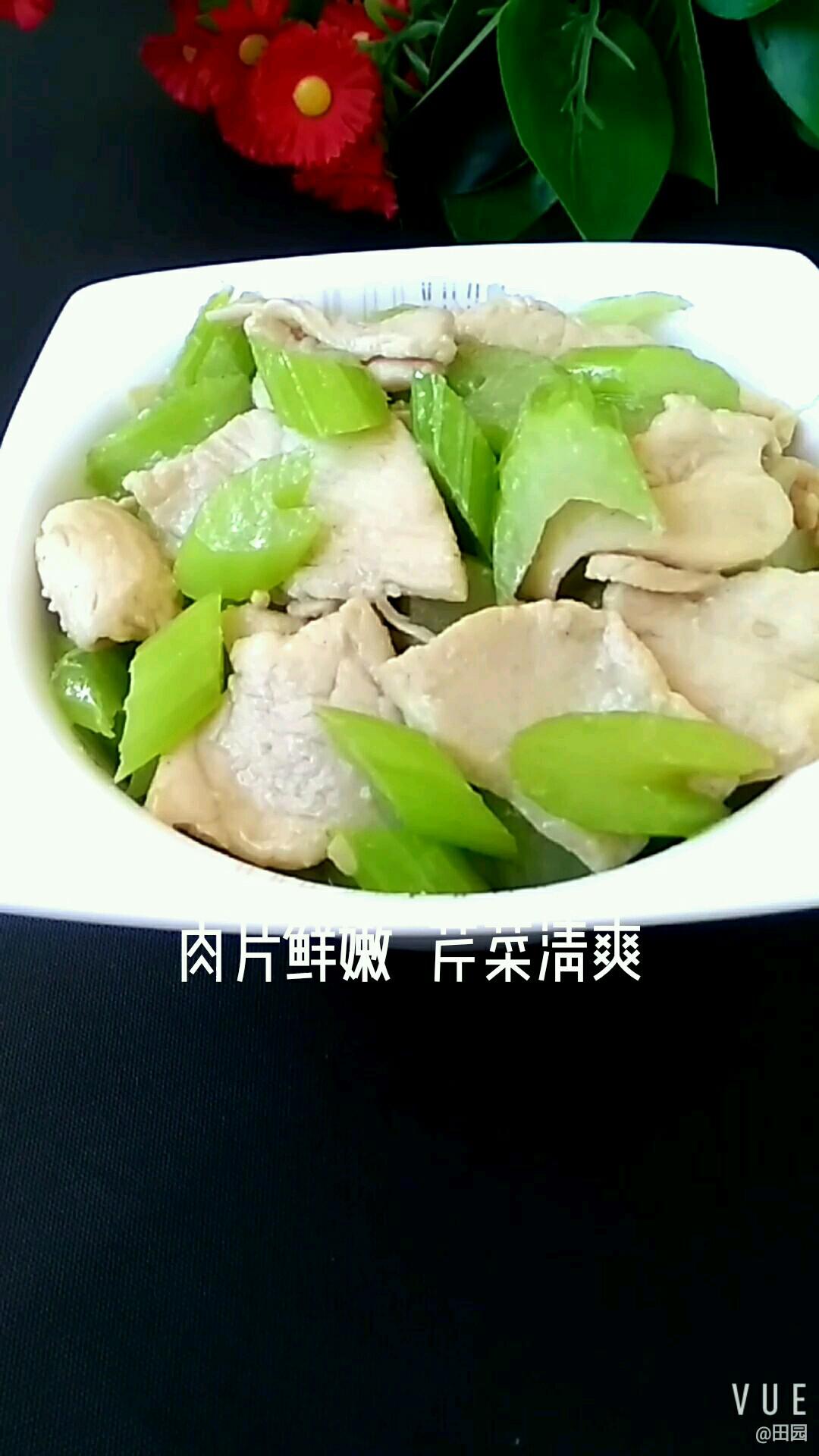 雞胸肉炒芹菜的做法-咸鮮味炒菜譜