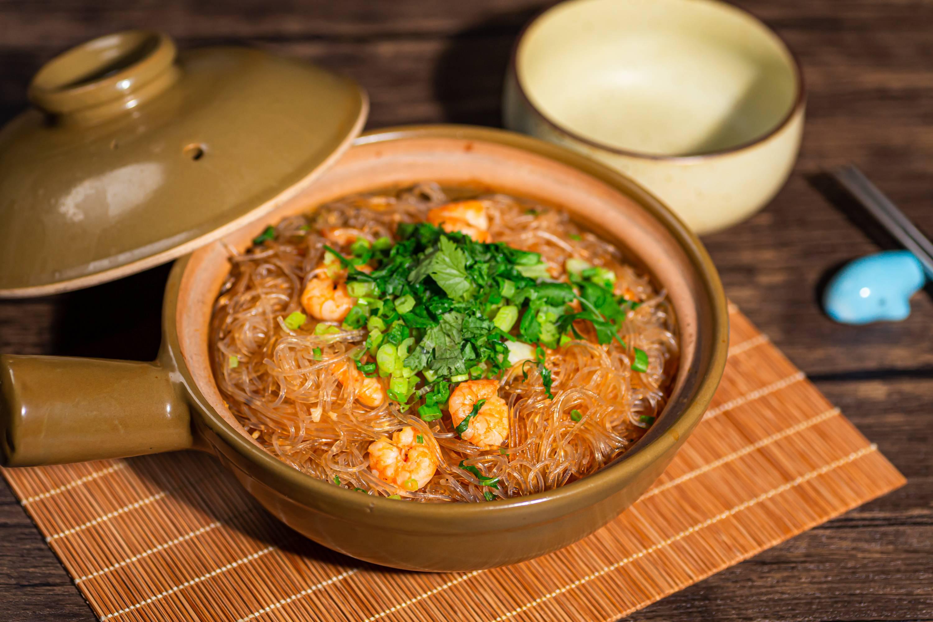 酒香蝦仁粉絲煲的做法-家常味燒菜譜