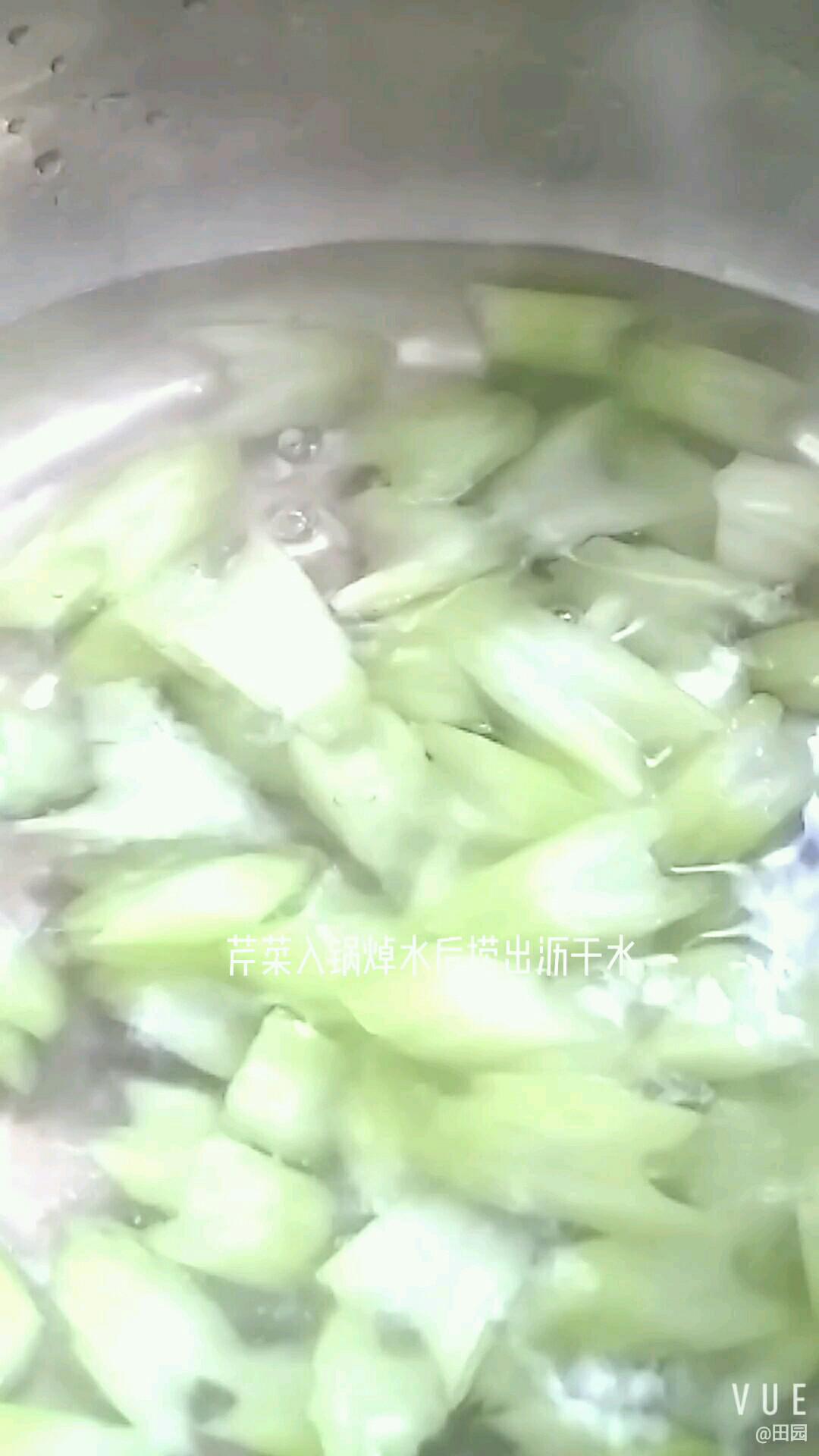 雞胸肉炒芹菜的做法-咸鮮味炒菜譜