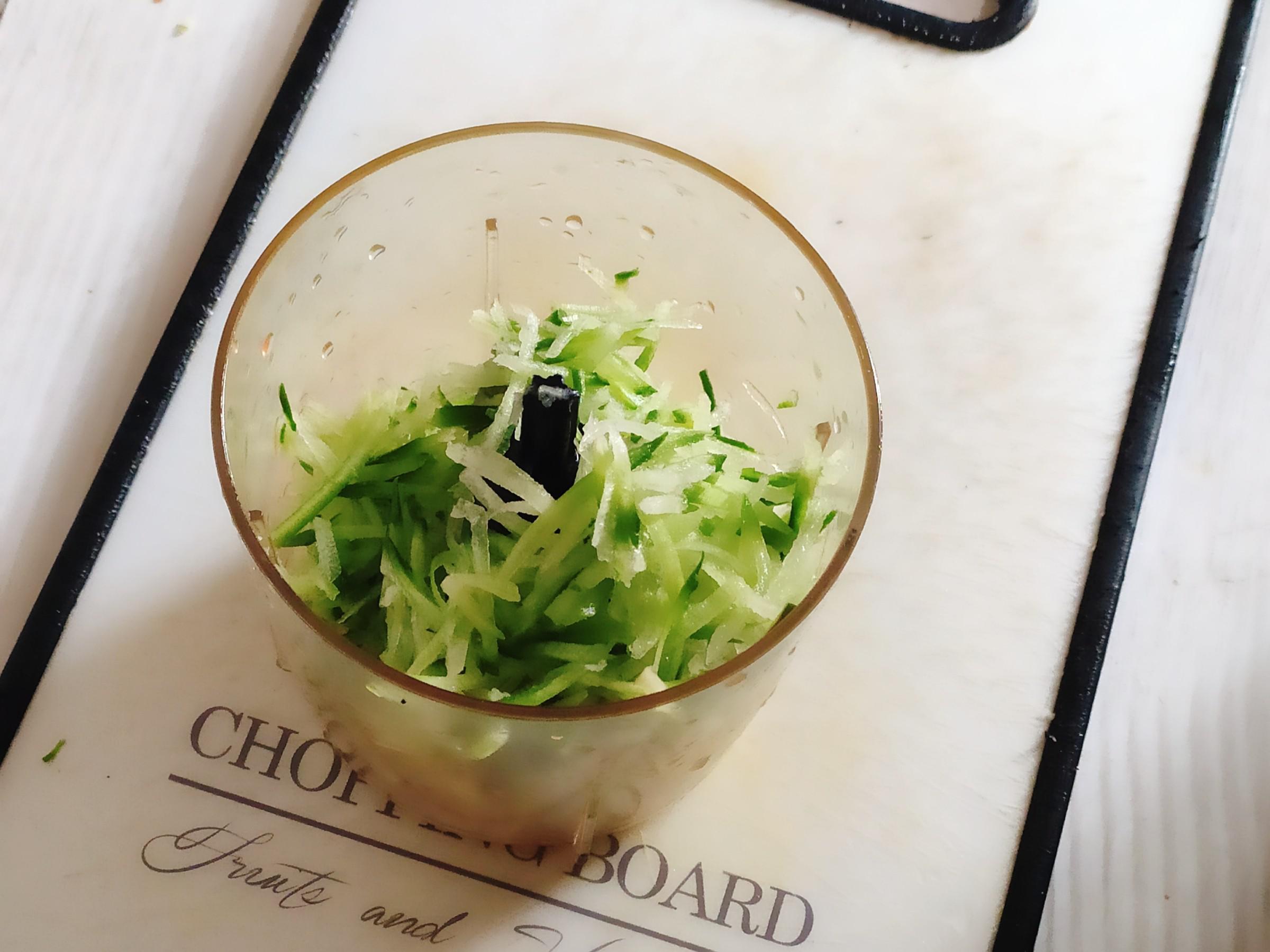 外酥里嫩的五彩丸子的做法-咸鮮味炸菜譜