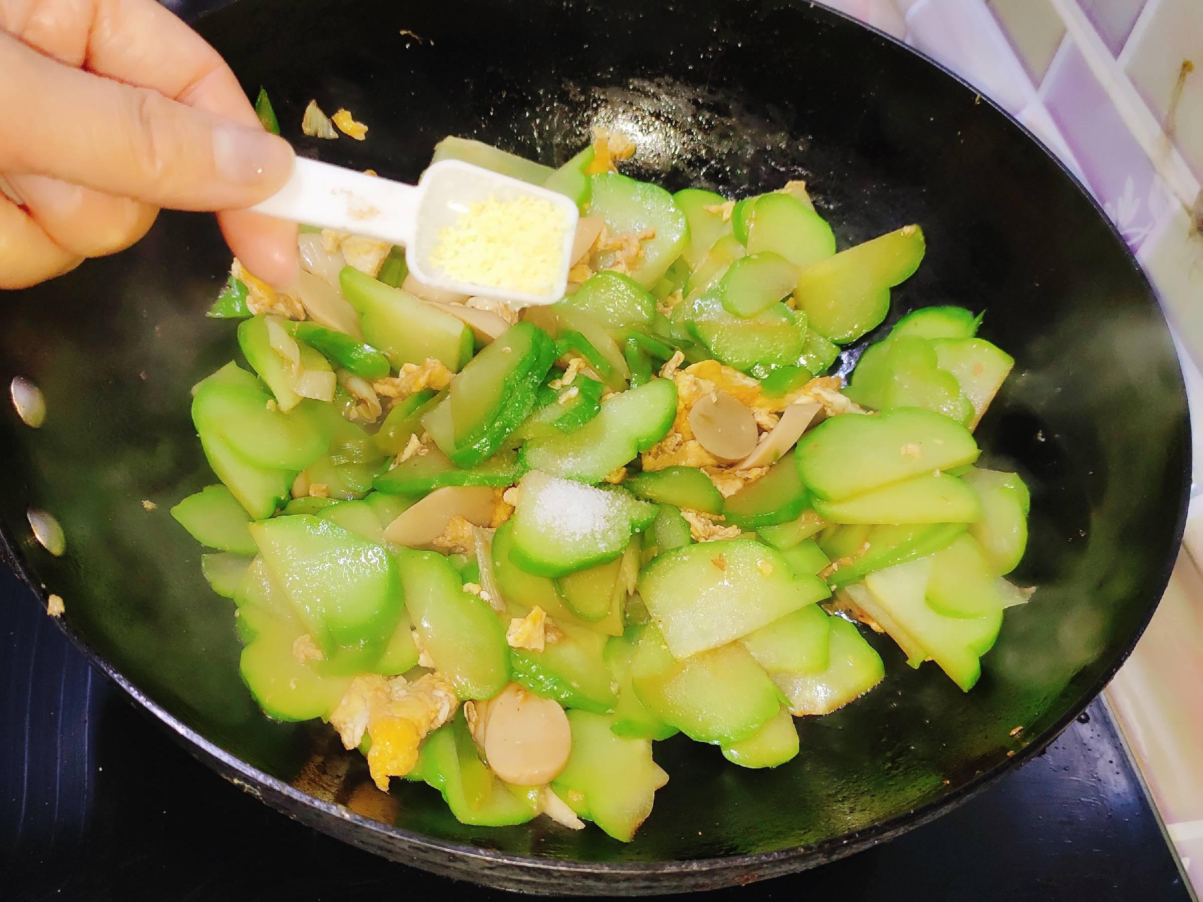 降血壓的小炒佛手瓜的做法-咸鮮味炒菜譜